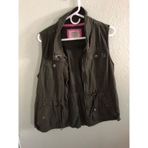 Military green vest